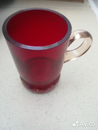 Пивная кружка красное стекло 0.3 л. 70х годов