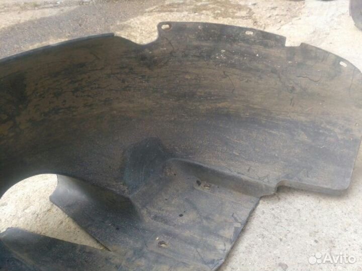 Подкрылок задний левый Volkswagen Passat B5+