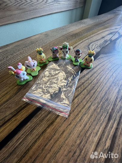 Игрушки из киндер сюрприза набором
