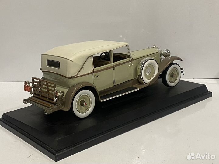 Модель Packard Brewster 1930 Signature models 1:18