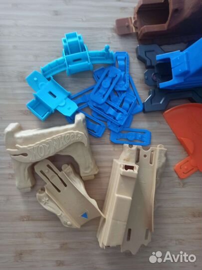 Hot wheels Схватка с акулой и track builder