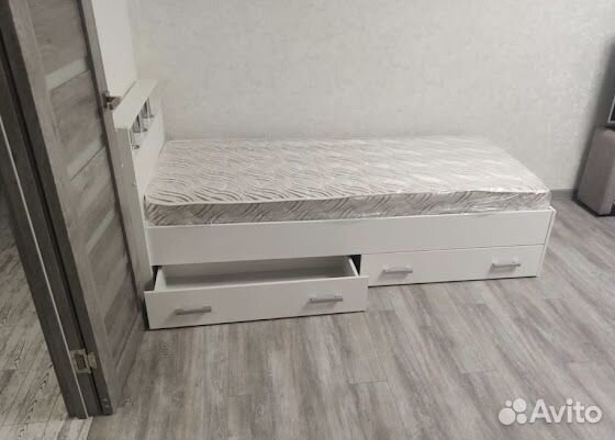 Кровать 90 200 новая