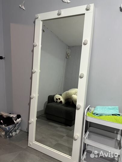 Зеркало с подсветкой в полный рост