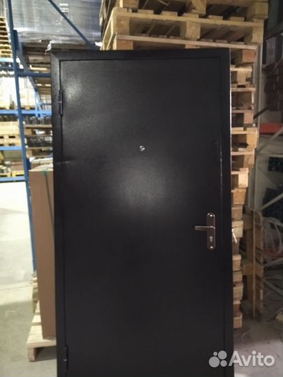 Дверь входная металлическая мало б/у