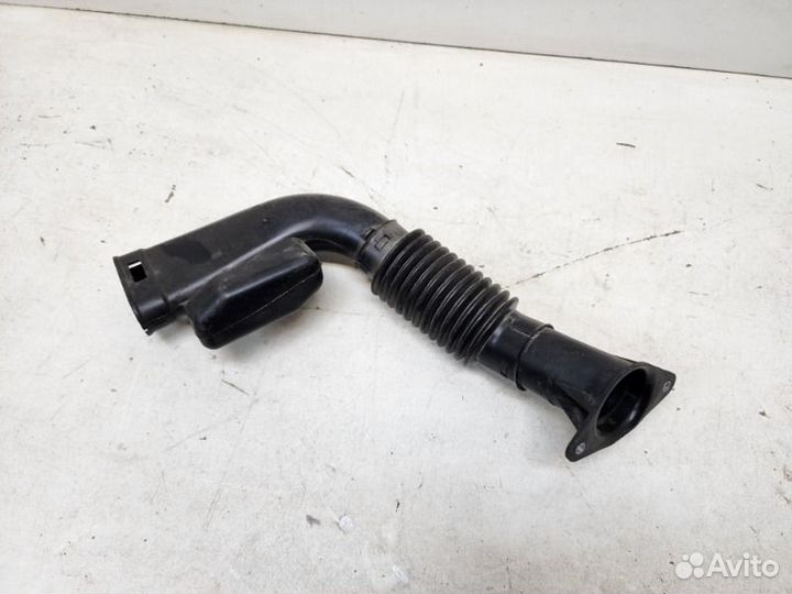 Воздухозаборник Mazda 3 BL 2008-2013