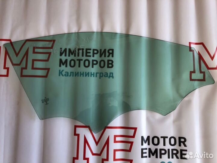 Стекло двери переднее правое Mercedes Gla-Class