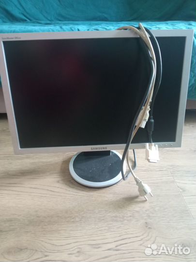 Монитор Samsung SyncMaster 205BW