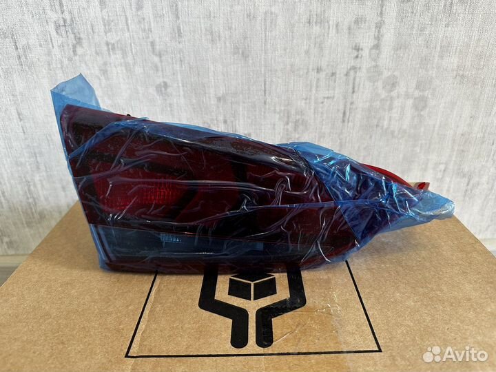 Фонарь в крышку багажника Hyundai Solaris