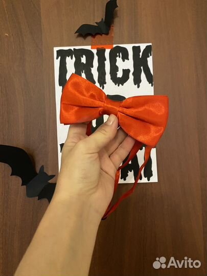 Красная бабочка