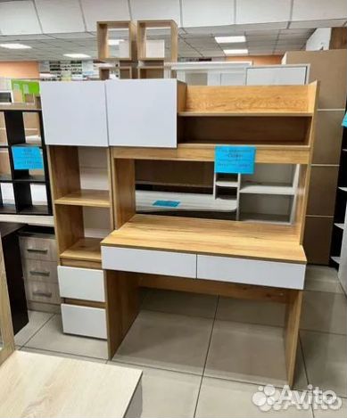 Сэлфи компьютерный стол 1500