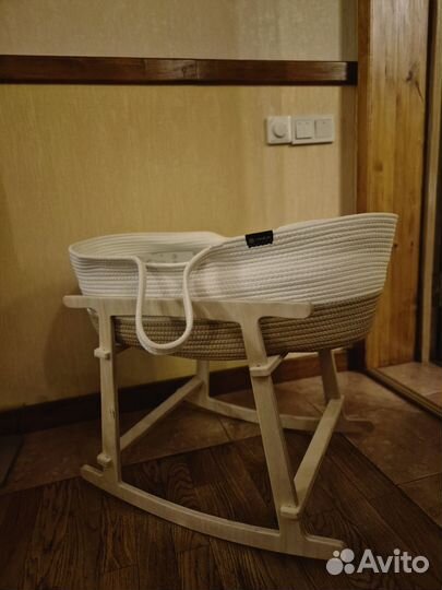 Плетёная люлька с подставкой