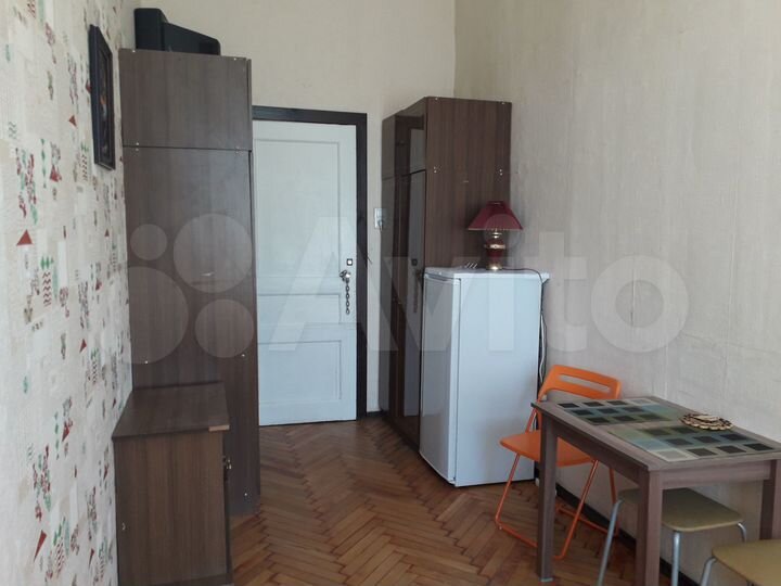 Комната 14 м² в 5-к., 3/5 эт.