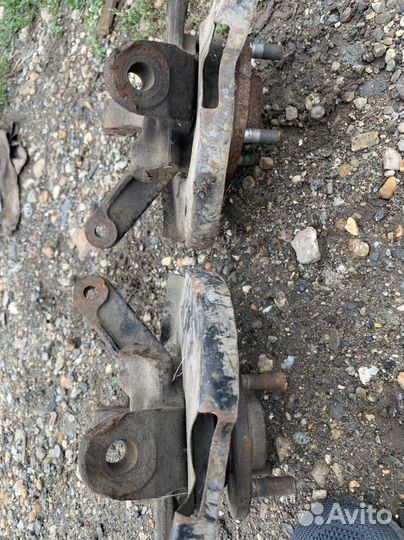 Поворотные кулаки Nissan Almera N15