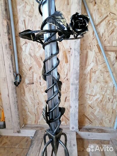 Эксклюзивная напольная вешалка