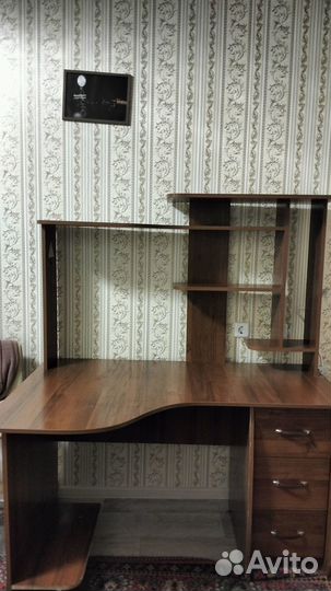 Продам компьютерный стол б/у