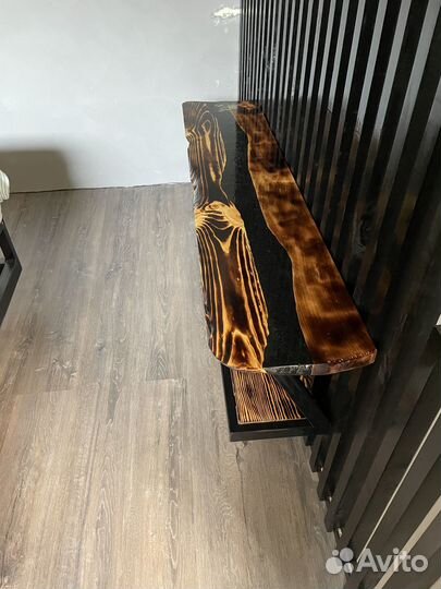 Навесной лофт столик под телевизор