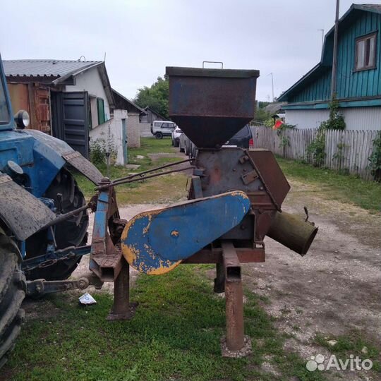 Промышленная дробилка для зерна