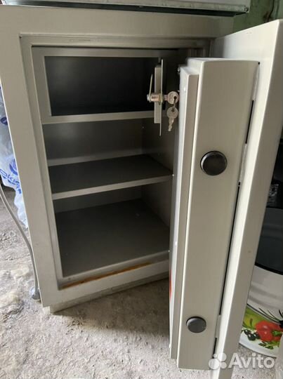 Сейф несгораемый огнеупорный