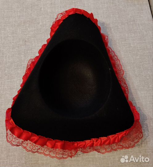 Набор: шляпа Пиратка с красным кружевом