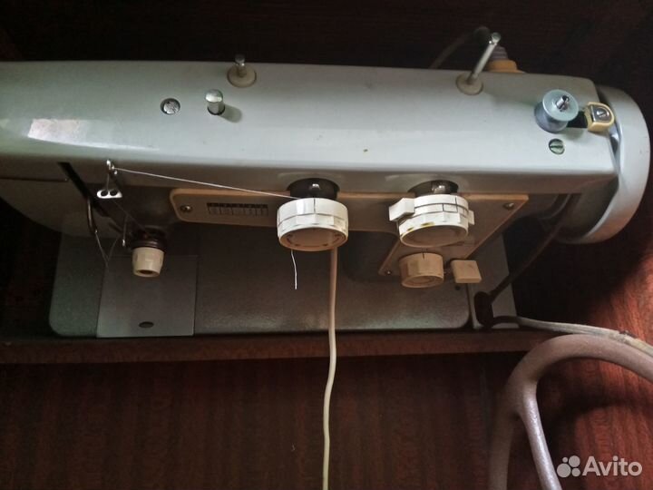 Швейная машинка Подольск 142