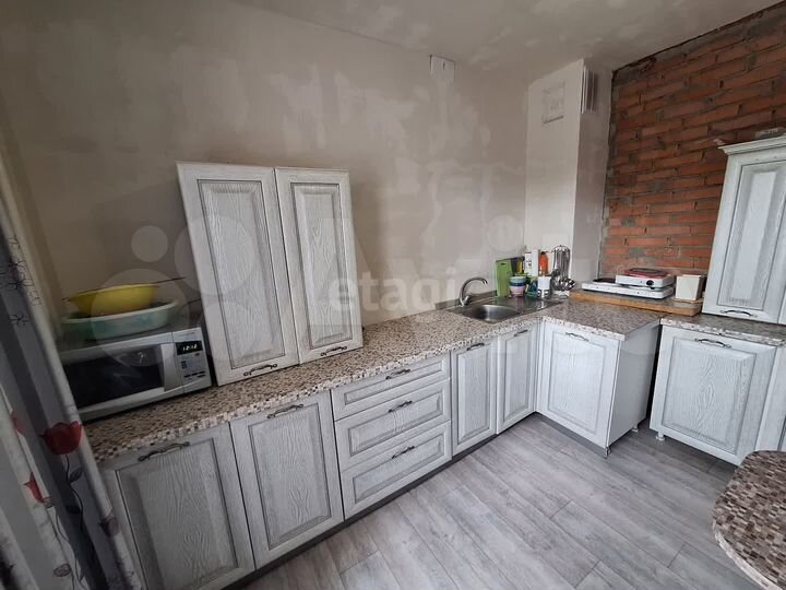 2-к. квартира, 72,7 м², 1/10 эт.