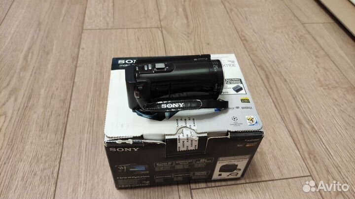 Цифровая видеокамера Sony HDR-CX110E