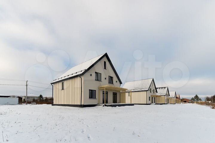 Коттедж 203 м² на участке 7,5 сот.