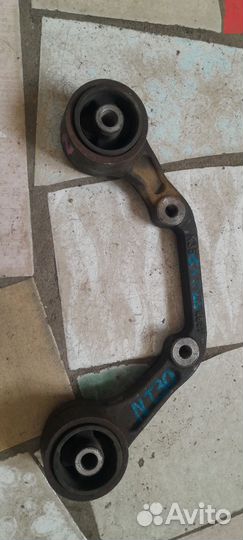 Продам крепление редуктора