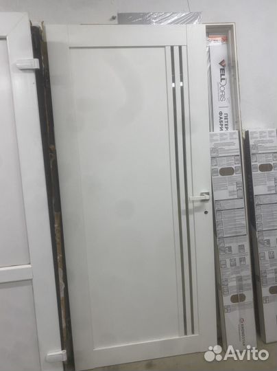 Двери межкомнатные с коробкой новые