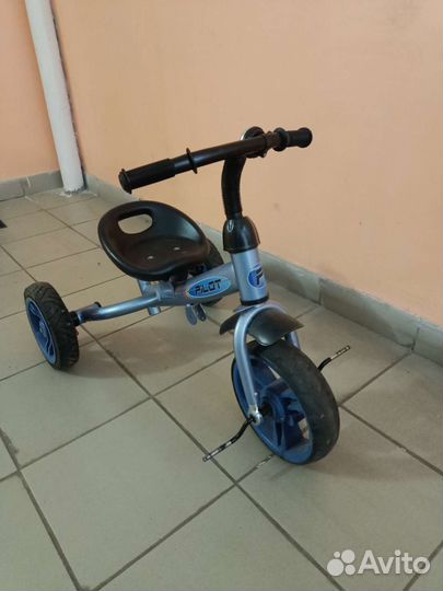 Детский трехколесный велосипед бу