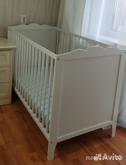 Кроватка IKEA Хенсвик + матрас IKEA