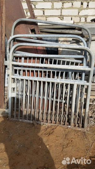 Ограждение, клетки для свиней. Для животных