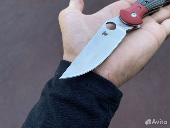 Нож Spyderco red