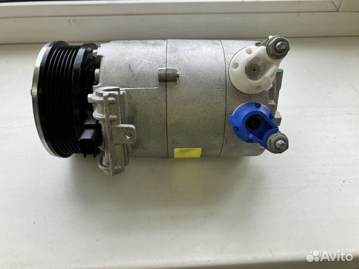 Компрессор кондиционера 8623176 2.0 Турбо бензин