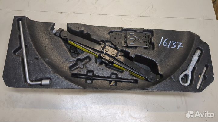 Набор инструментов штатный Mercedes ML W164, 2007