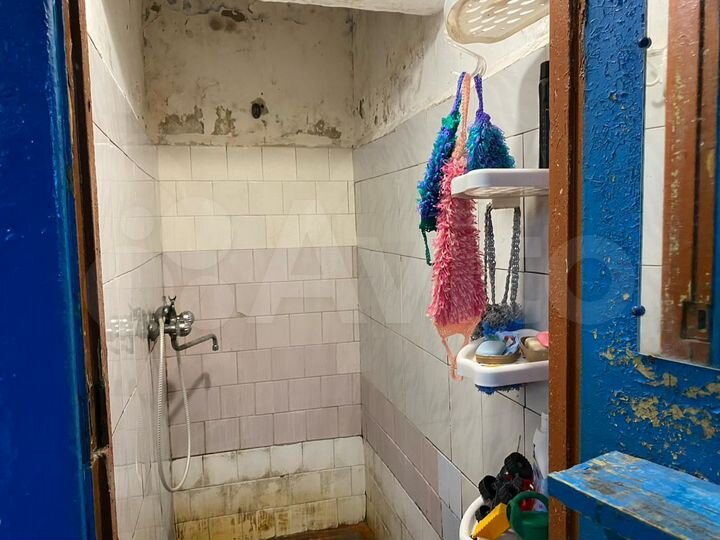 Комната 18 м² в 8-к., 4/5 эт.