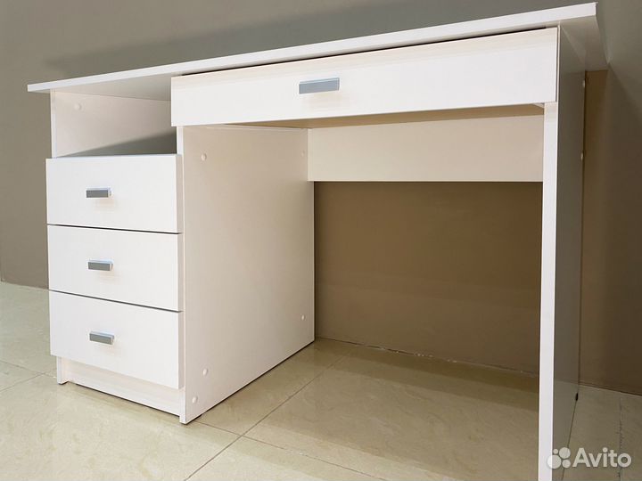 Стол письменный