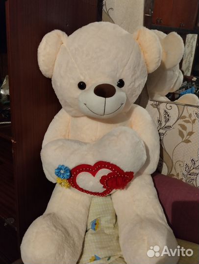 Плюшевый медведь обсалютно новый