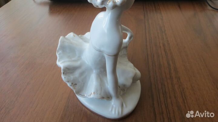 Статуэтка юная балерина.лфз