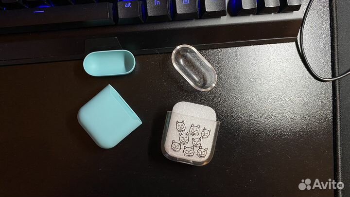 Чехлы на airpods