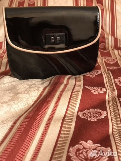 Лаковая сумка