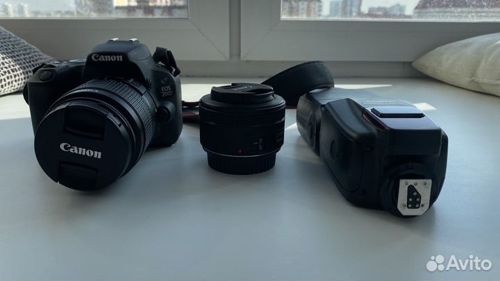 Зеркальный фотоаппарат canon