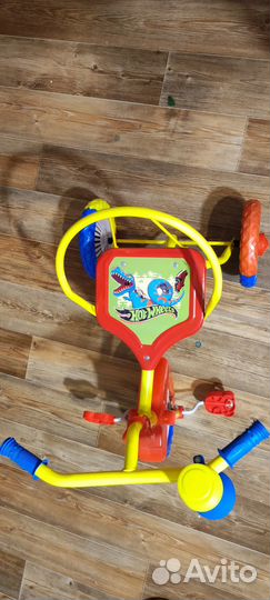 Трехколесный велосипед