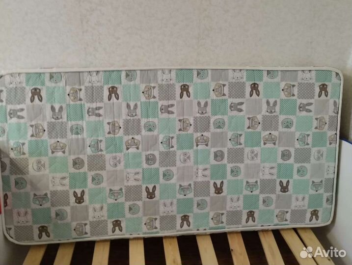 Детская кровать с матрасом