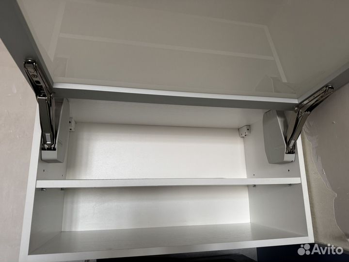 Кухонный навесной шкаф бу