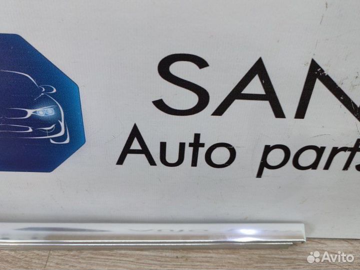 Молдинг двери задний левый Bmw X5 E70 N62B48 2008