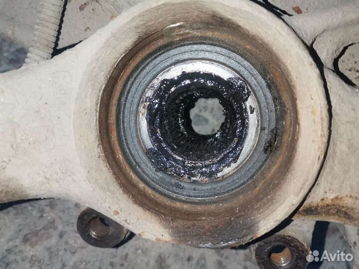 Кулак поворотный audi a4 b5