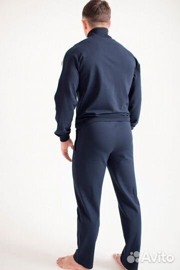 Мужской спортивный костюм с гербом России