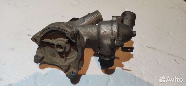 Помпа Mercedes-Benz E320