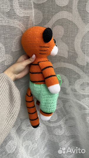 Вязаная игрушка тигренок ручной работы